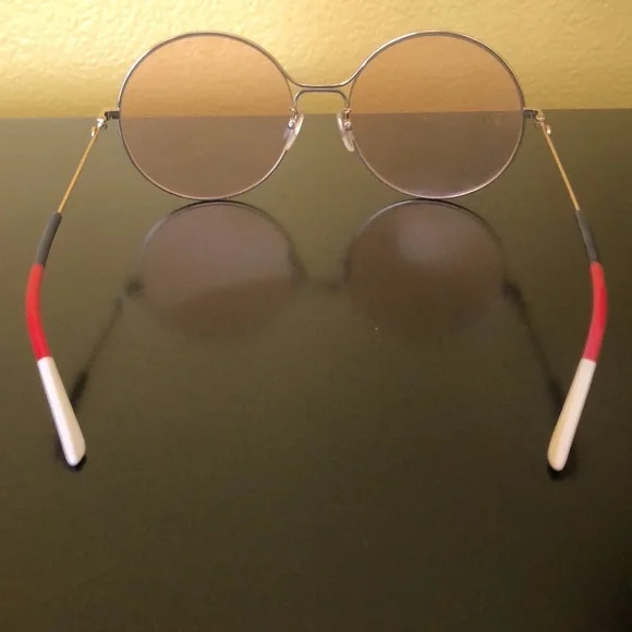 Gucci Round Thin Gold Framed Sunglasses With Case, Dust Bag  display picture 1